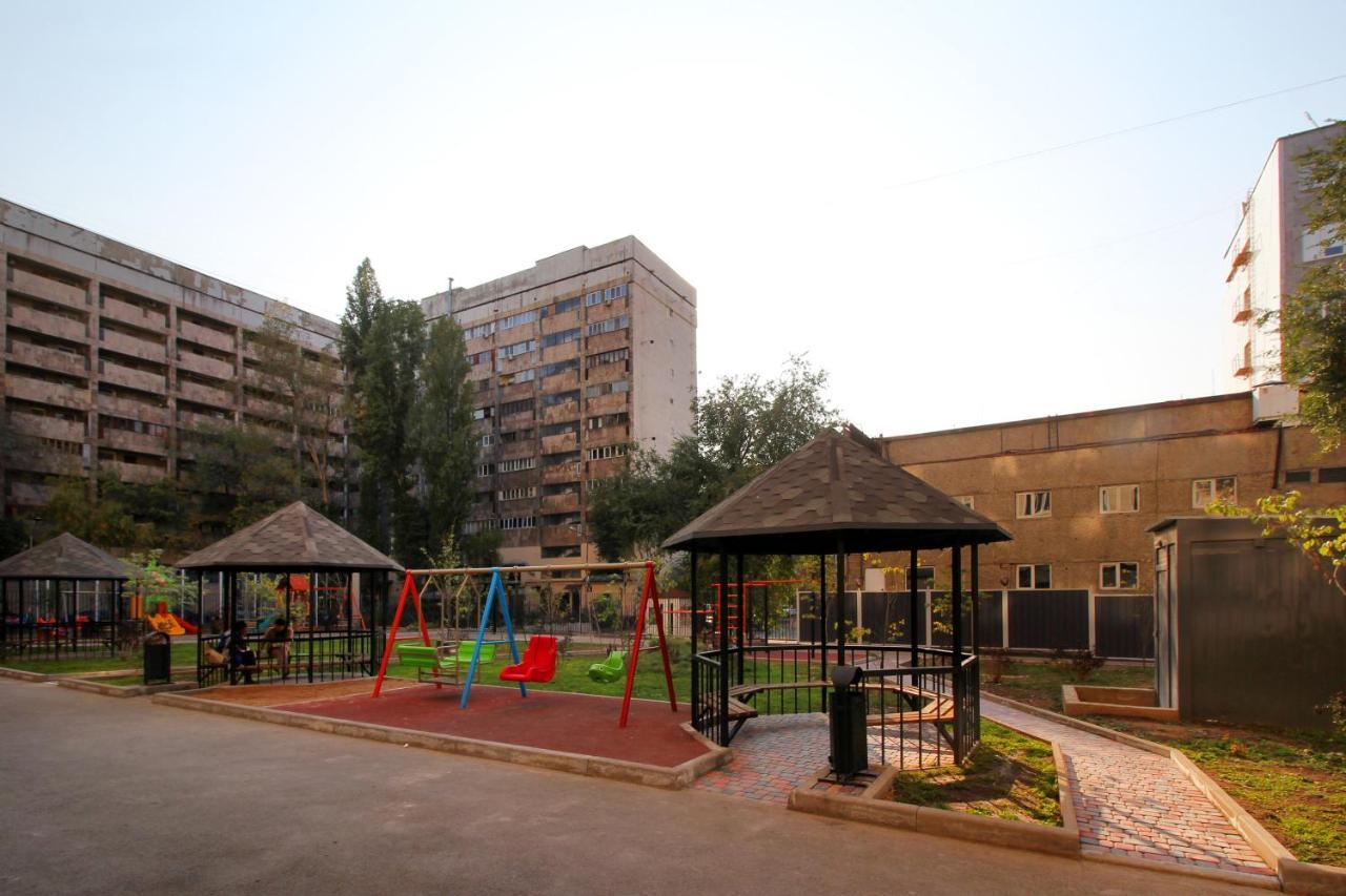 Апартаменты С Двумя Спальнями На Арбате! Almaty Exterior foto