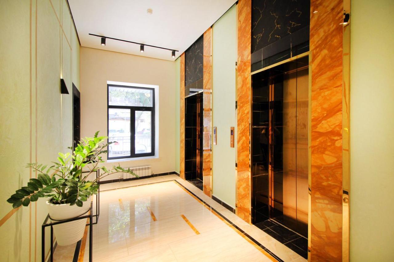 Апартаменты С Двумя Спальнями На Арбате! Almaty Exterior foto